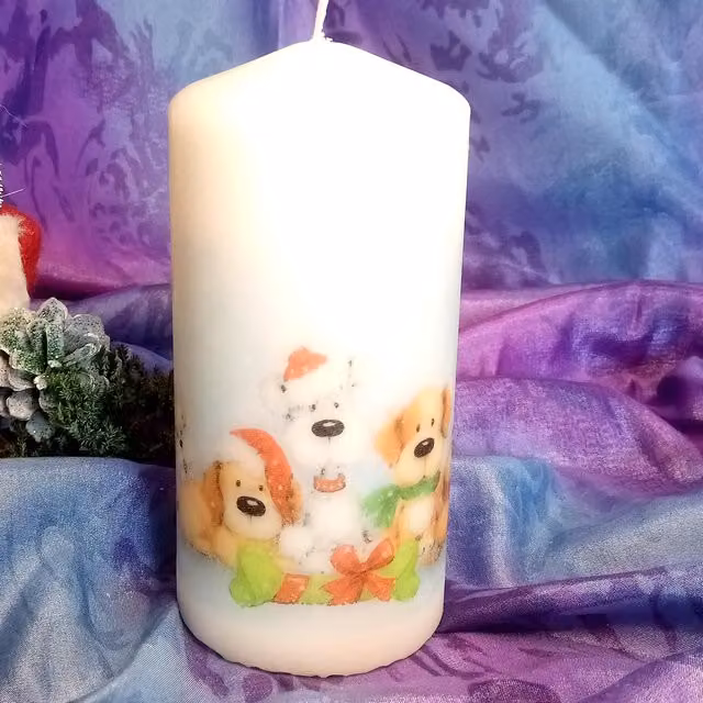 Viki Christmas Puppy and Kitten Candle in White