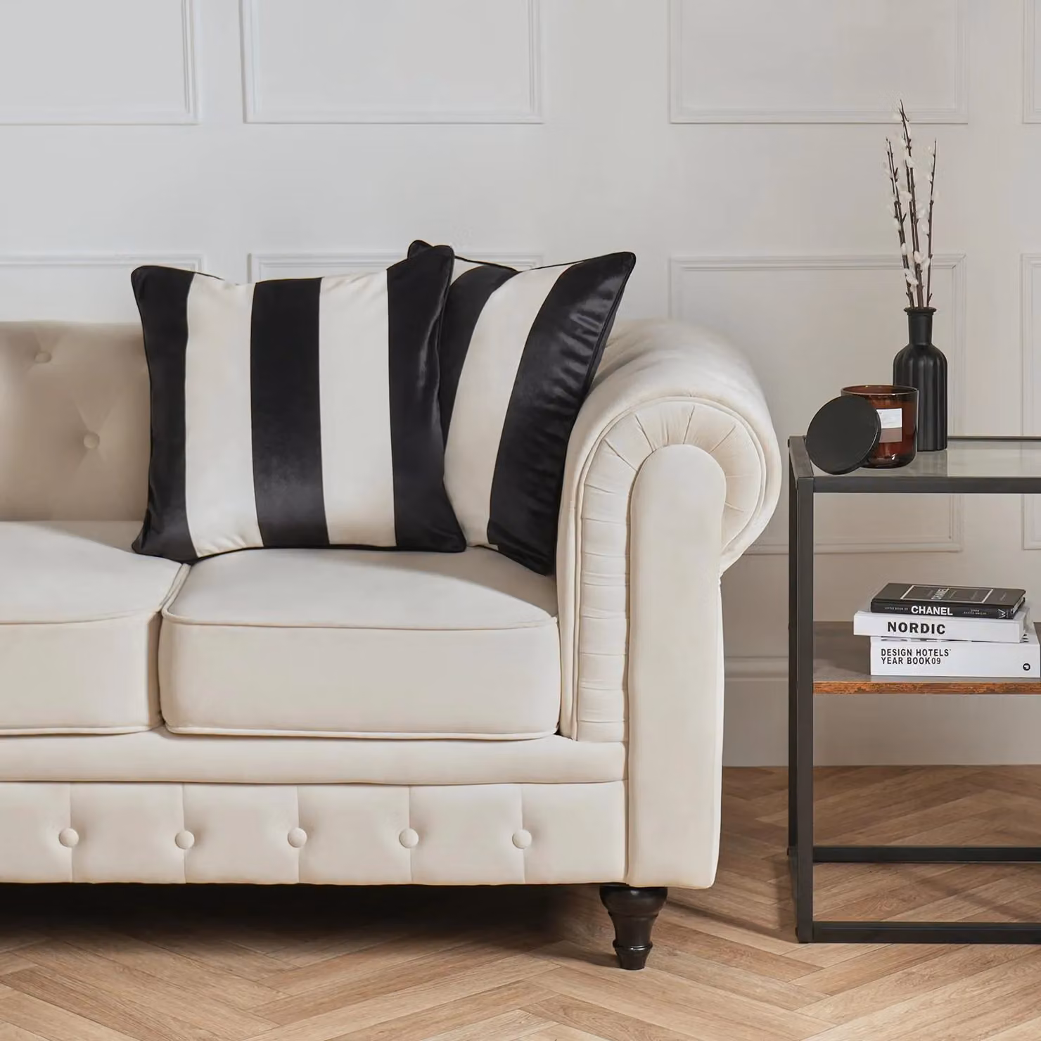 OHS 4 Pack Black and White Striped Matte Velvet Decorative Throw Pillows with Covers, W/D/H: 45 x 45 x 45 cm – 6