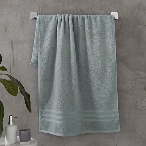 Catherine Lansfield Fluffy Cotton Bath Towel in Green, W: 70 cm, H: 120 cm