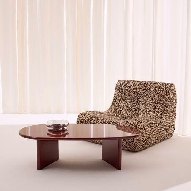 sweeek Oval Coffee Table with Glossy Finish in Red, W: 60 cm, D: 60 cm, H: 34.5 cm – 1