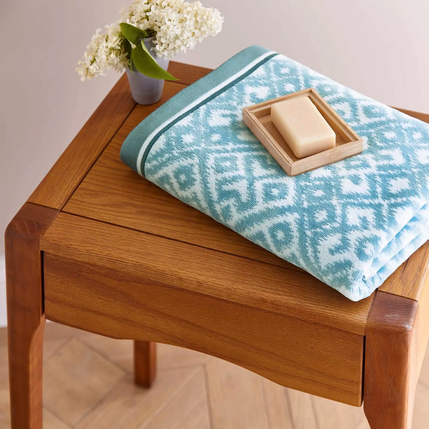 Bedeck of Belfast Aldin Cotton Bath Towel with Border in White, Green and Turquoise – 2