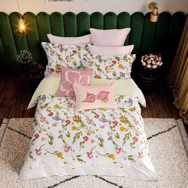 Ted Baker Scattered Bouquet Reversible Cotton Percale Duvet Cover and Pillowcase Set in White and Multicolour, W: 200 cm x L: 200 cm – 1