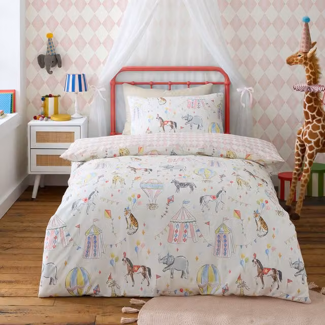 Ulster Weavers Bedlam Circus Time Reversible Duvet Cover and Pillowcase Set, Multicolour, 200 x 200 cm – 1