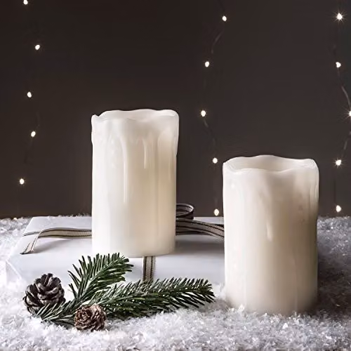 Lights4fun Set of 2 White Dripping Wax Church Pillar LED Candles with Timer and Flicker Effect – 2