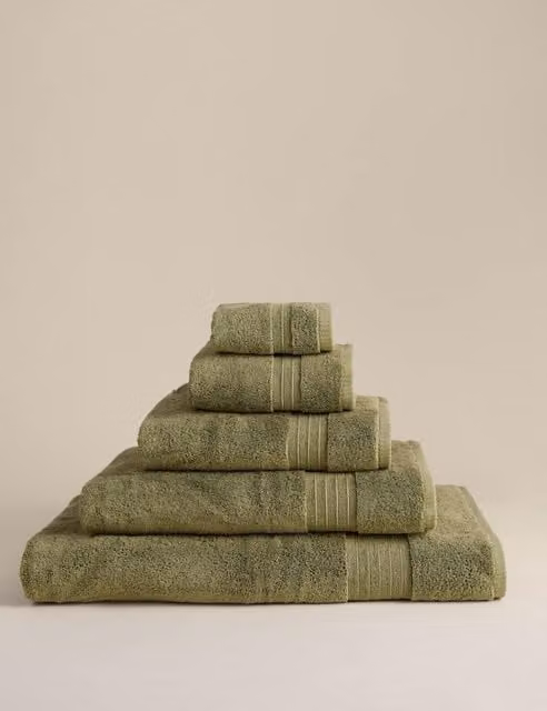 M&S Egyptian Cotton Fern Towel in Green