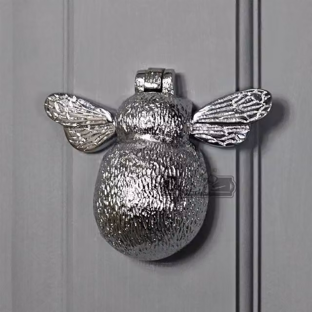 NESTLUNE Bright Chrome Bumblebee Door Knocker in Silver