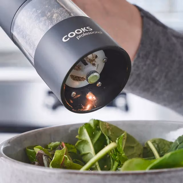 Cooks Professional Electric Salt and Pepper Mill Set in Black Stainless Steel with Battery Operated Automatic Grinding – 3
