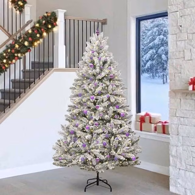 Berkfield Home Artificial Christmas Tree in Green and White, Height: 240 cm