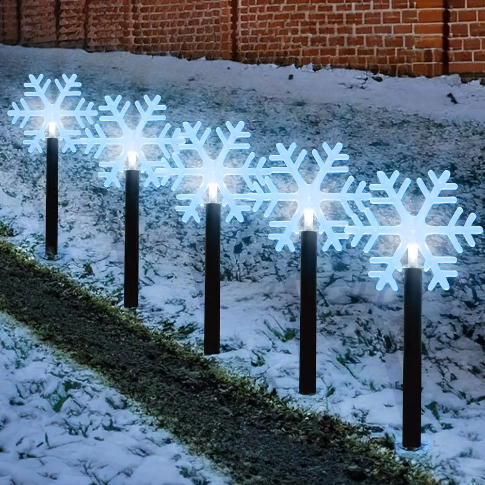GloBrite 5 Pack Waterproof Snowflake LED Garden Christmas Lights in Cool White with 39cm Stakes – 6