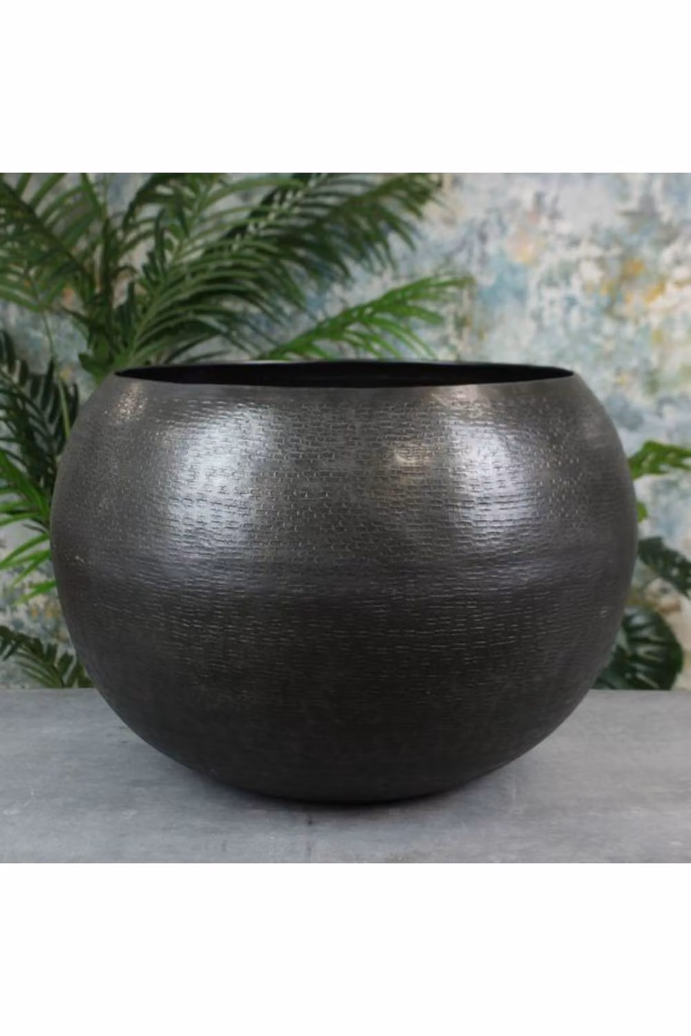 KDMD Graphite Hampstead Large Planter in Black – 2
