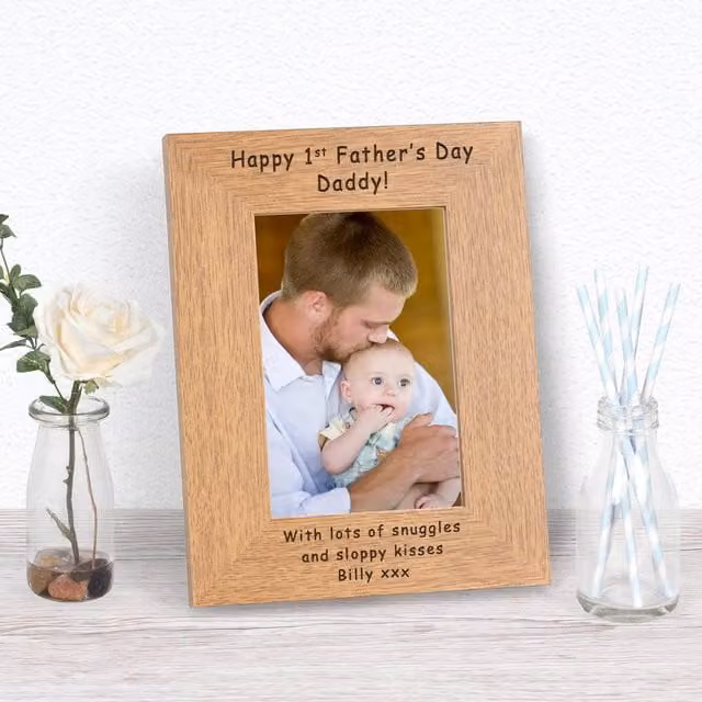 Uniqueful Personalised Happy 1st Fathers Day Wood Picture Frame, Brown, W/H: 15.24 x 10.16 cm