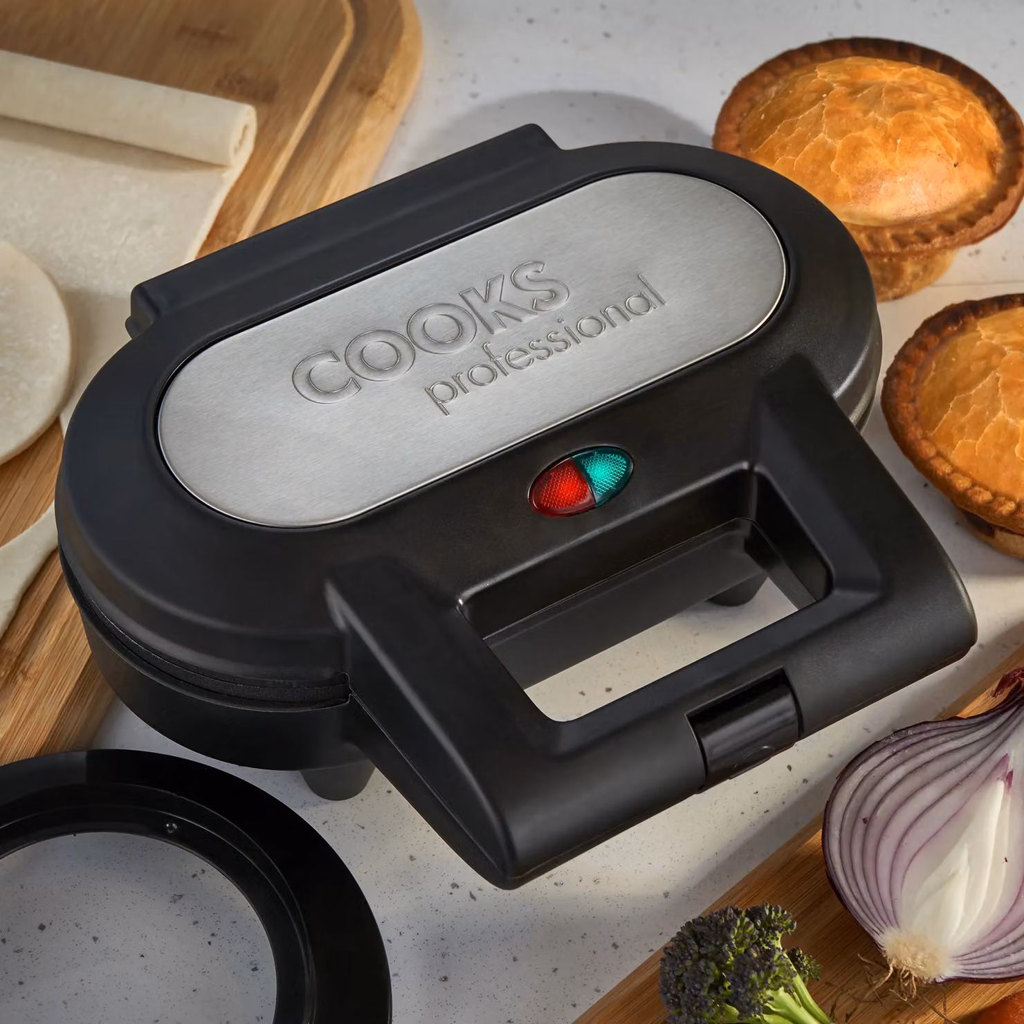 Cooks Professional Deep Fill Pie Maker with Crimping Edge, Spatula and Cutter, 2-Pie Capacity, Black – 3
