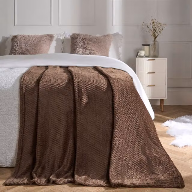 OHS Luxury Large Waffle Honeycomb Mink Warm Throw in Chocolate, W/D/H: 150 x 200 cm