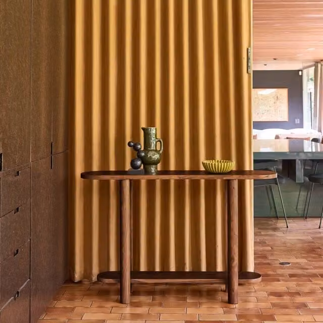 sweeek Oval Acacia Wood Console Table with 2 Tiers, Dark Brown, W: 120 cm, D: 30 cm, H: 75 cm – 1
