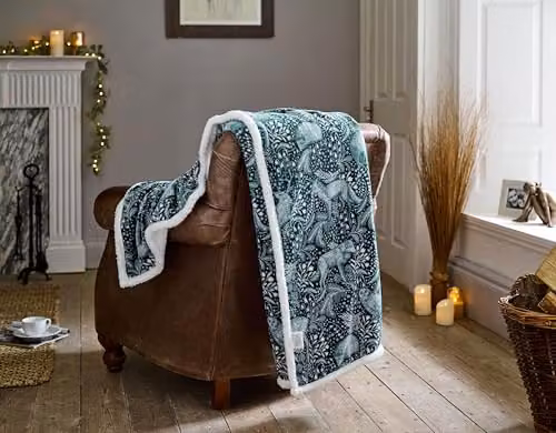 Deyongs Woodland Folk Sherpa Fleece Throw Blanket, Reversible Green, W/D/H: 140 x 180 cm