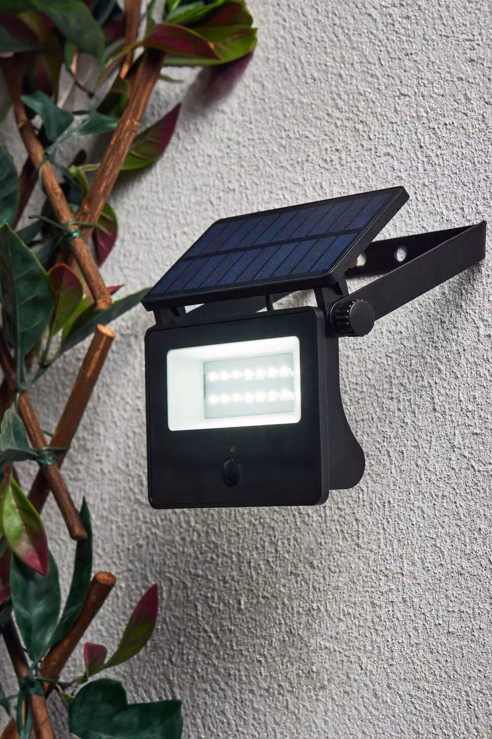 BHS Lighting Solar Powered Outdoor Wall Motion Sensor Floodlight in Black – 2