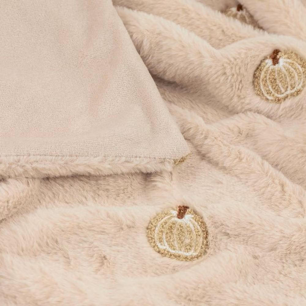 Furn Autumn Embroidered Faux Fur Throw in Beige, W: 130 cm, L: 180 cm – 3