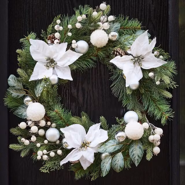 Dibor Valley Snowdrift Christmas Wreath in White, Green and Silver, Diameter: 42 cm – 1