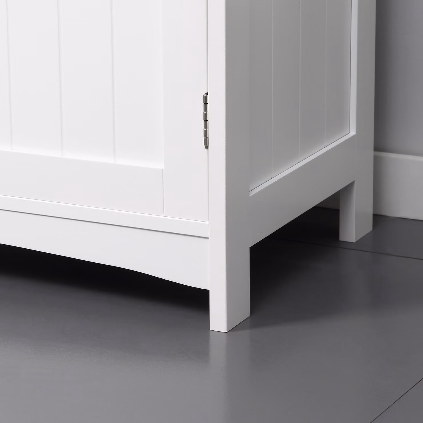 kleankin Compact White Vanity Unit with Double Hinged Doors and Internal Shelves – 4