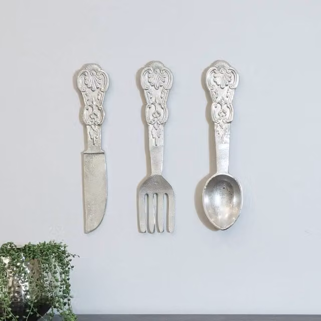 Melody Maison Giant Decorative Wall-Mounted Cutlery Set in Metallic Silver