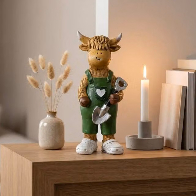 Garden Greatness Highland Cow Holding Shovel Ornament, Brown and Multicolour Plastic Tabletop Decoration