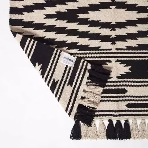 Homescapes Dinan Black and White Cotton Kilim Runner Rug with Fringes W: 66 cm, L: 200 cm – 8