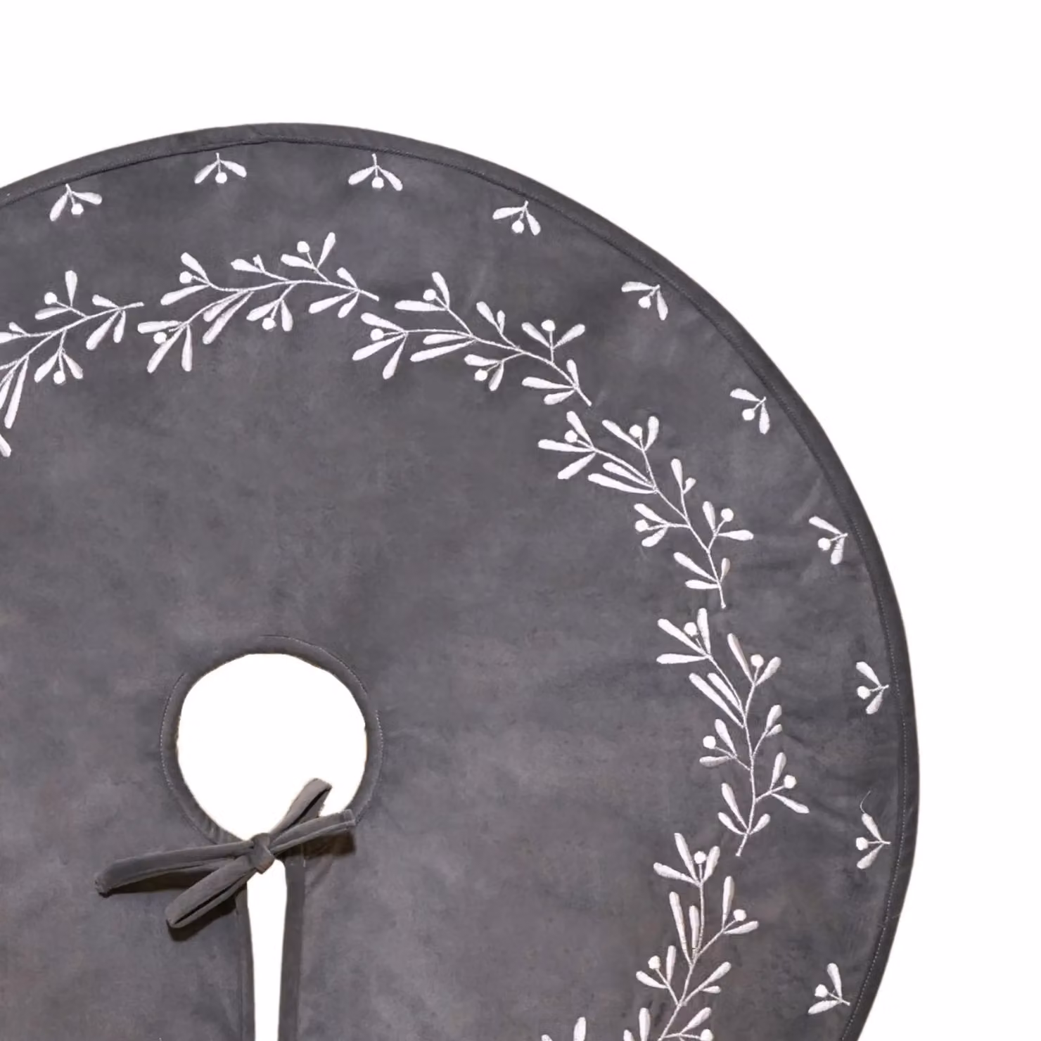Ivyline Slate Velvet Mistletoe Christmas Tree Skirt in Grey, Diameter: 80 cm – 4