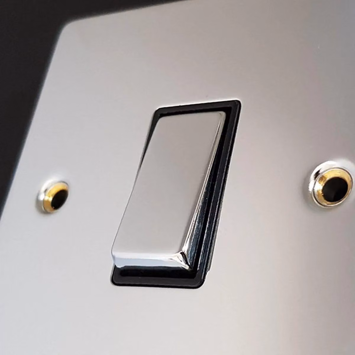 SE Home 1 Gang 20A Ingot DP Flush Switch with Neon in Polished Chrome and Silver – 2