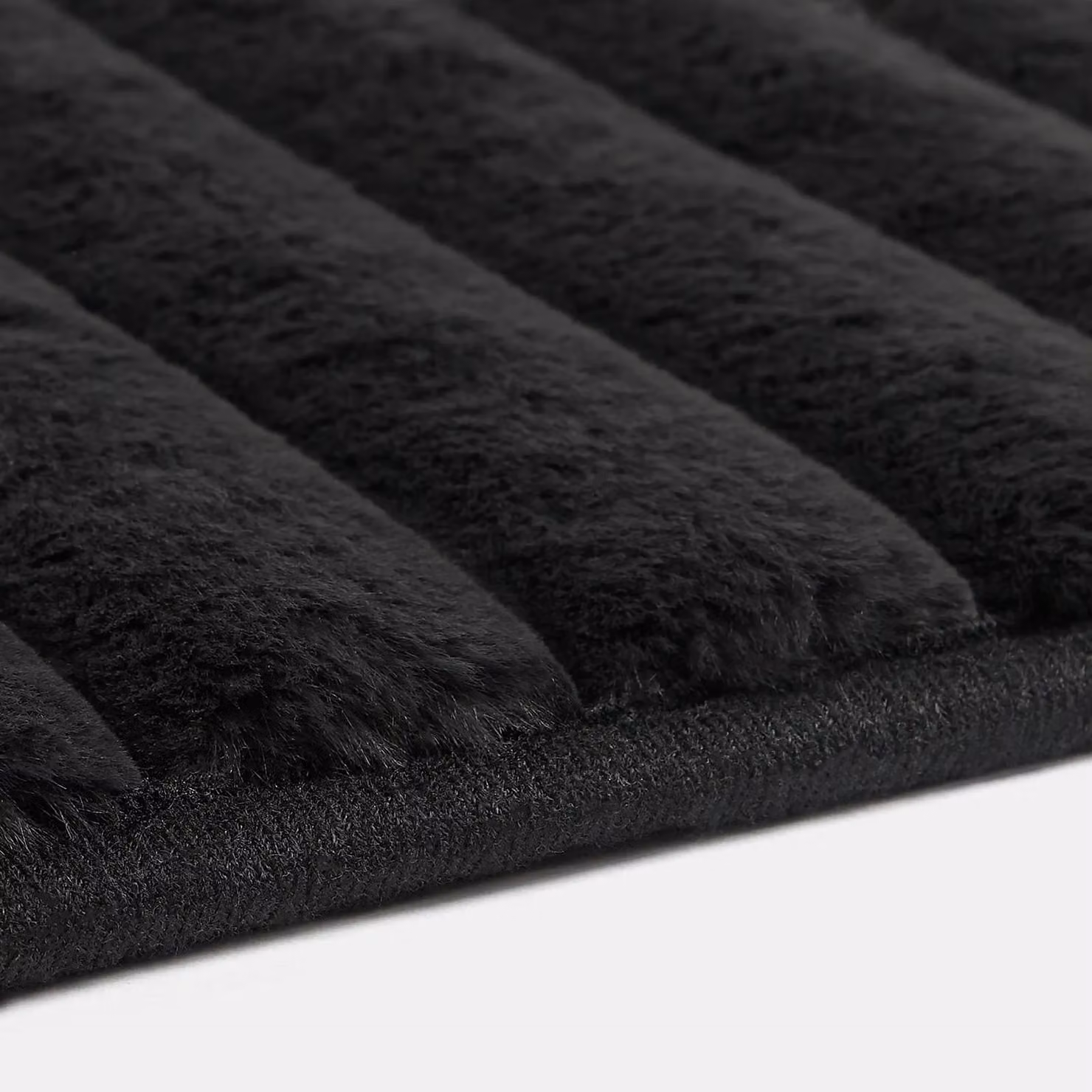 OHS Black Faux Fur Ribbed Rug, Anti-Slip Luxury Carpet, W: 160 cm, L: 230 cm – 4