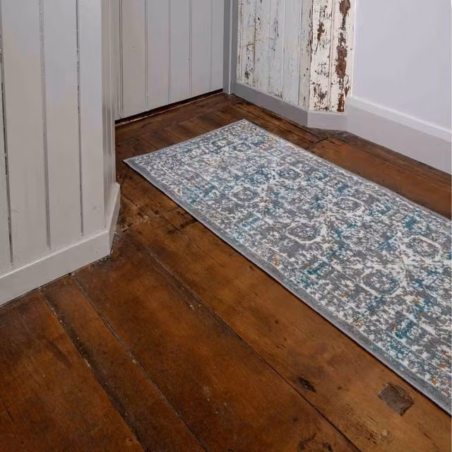 The Rug House Traditional Medallion Bordered Rectangular Rug in Grey, W: 240 cm, D: 60 cm