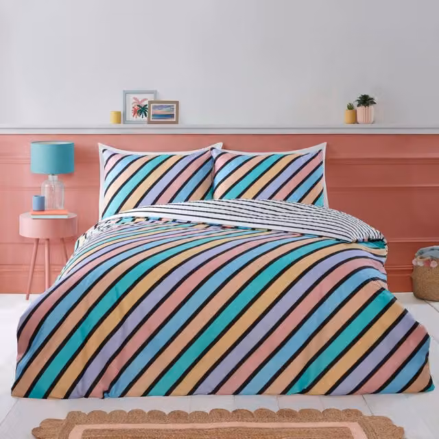 Rapport Home Reversible Striped Microfibre Duvet Cover and Pillowcase Set, Multicolour Green and Red, W/D/H: 180 x 200 cm, Pillowcase: 50 x 75 cm
