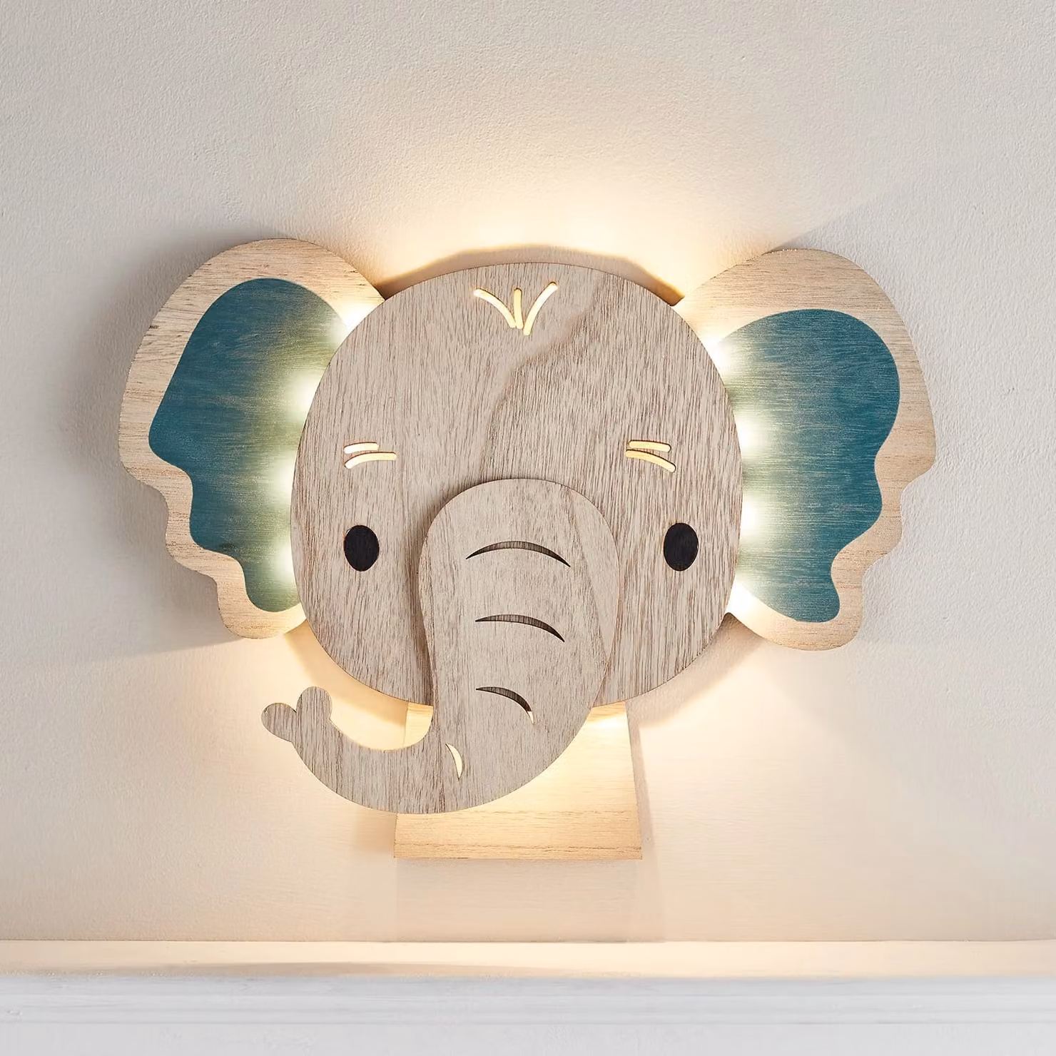 Lights4fun Battery Operated LED Elephant Childrens Wall Light in Multicolour with Remote and Timer