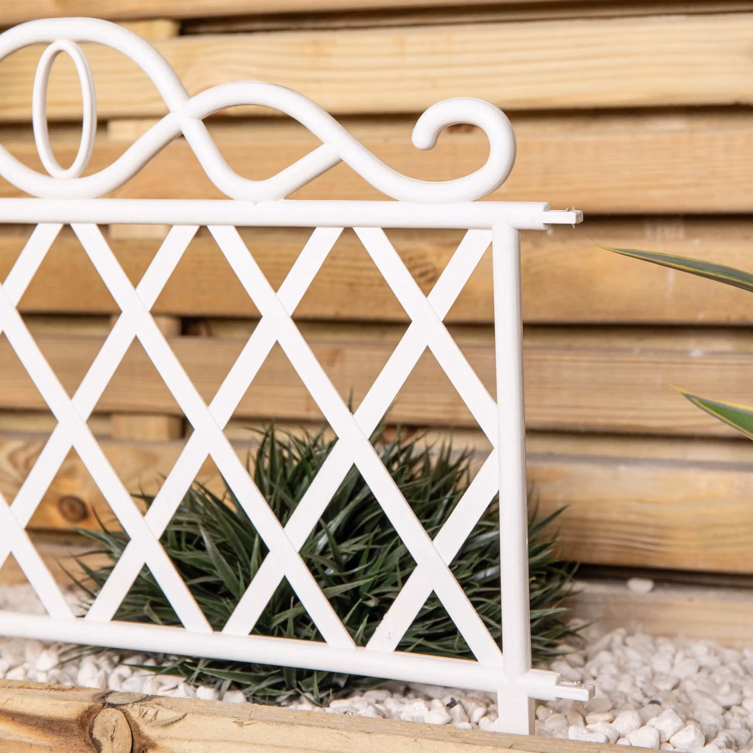 Samuel Alexander 12 Pack White Plastic Garden Border Fence Edging with Lattice Design, H 27 cm x W 48 cm – 4