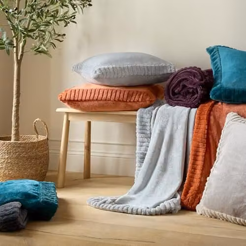 Catherine Lansfield Velvet and Faux Fur Square Cushion, Beige, W/D/H: 55 x 55 x 55 cm – 3