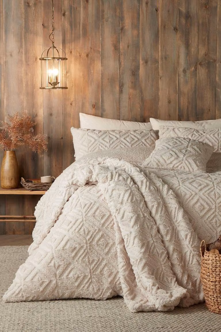 Fusion Geo Fleece and Sherpa Filled Square Cushion in Beige, W/D/H: 43 x 43 x 43 cm