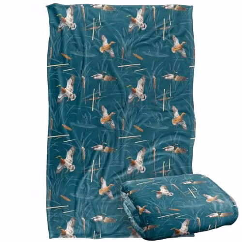 JQ Licensing Waterfowl Marsh Ducks Hunting Pattern Super Soft Fleece Throw Blanket, Multicolour, W: 91 cm, D: 147 cm
