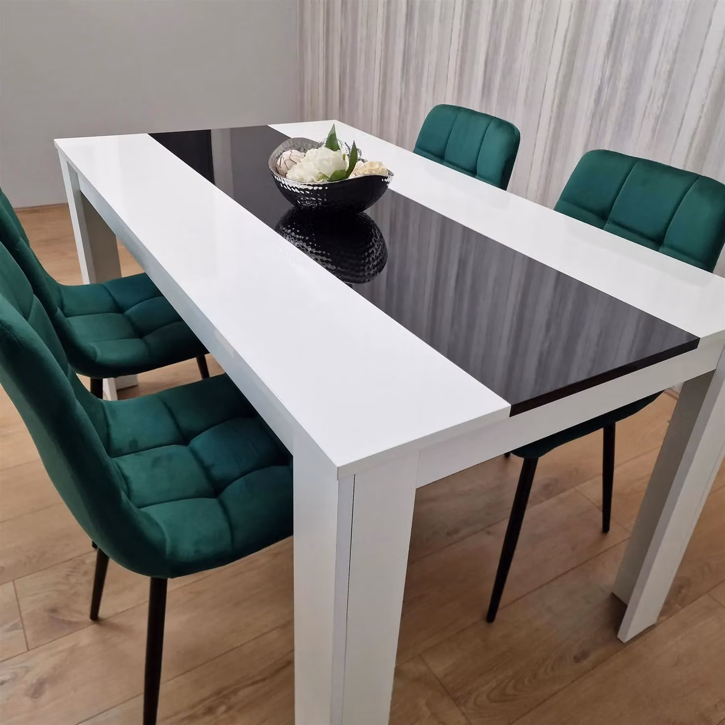 KOSY KOALA Modern Dining Table Set with 4 Green Velvet Chairs, Brown Rectangular Table, W/D/H: 80 x 80 x 75 cm – 2