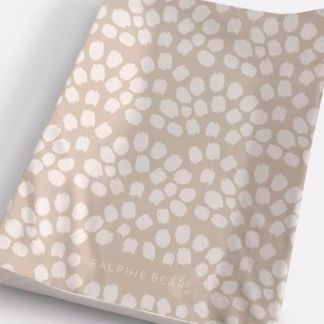 Ralphie Bear Scallop Anti Roll Wedge Changing Mat in White and Beige, W/D/H: 70 x 45 x 8 cm