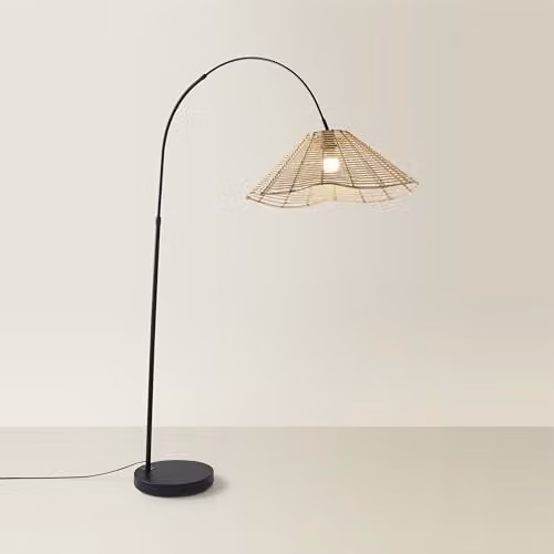 ValueLights Black Metal Arched Floor Lamp with Rattan Shade and Wood Base