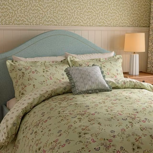 Sanderson Nectar Fields Green Floral Cotton Percale Duvet Cover and Pillowcase Set, W: 200 cm x H: 200 cm – 1