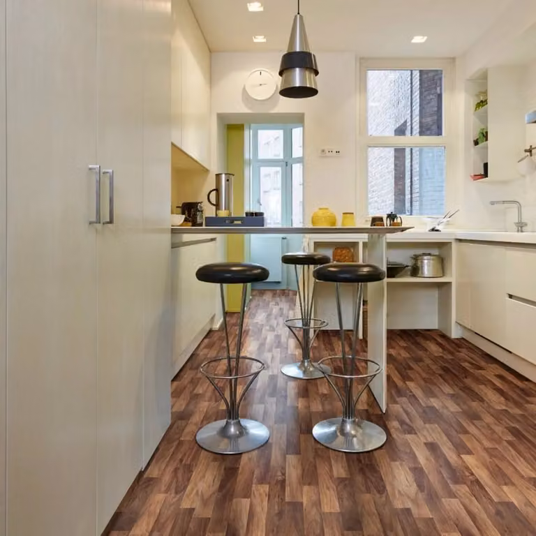 Vinyl Flooring UK Grey Wood Effect Foam Backed Sheet Vinyl Flooring, W: 400 cm, D: 700 cm