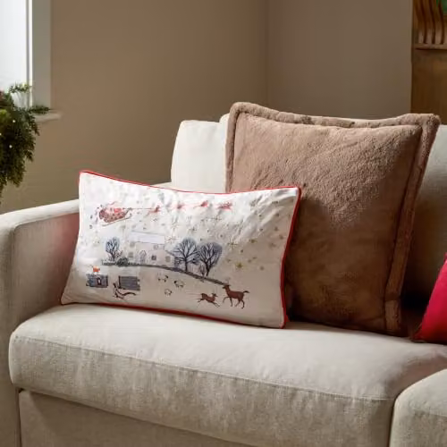 Riva Home Christmas Velvet Rectangular Cushion in Beige and White, W/H: 50 x 30 cm – 2