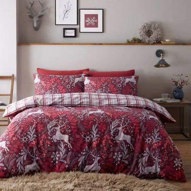 Portfolio Home Winter Stags Reversible Christmas Duvet Cover and Pillowcase Set in Red, Gold, Green and Purple, W/D/H: 200 x 220 cm – 1