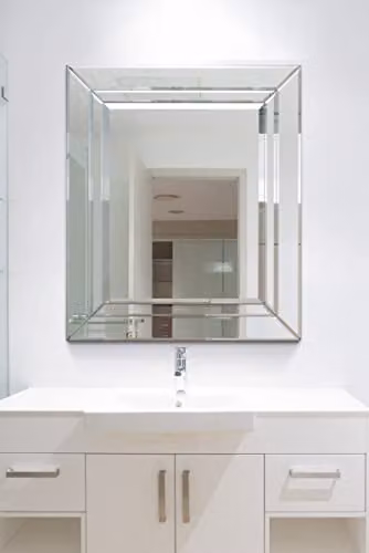 MirrorOutlet Cranbury All Glass Rectangular Wall Mirror in Silver, W: 68 cm, H: 58 cm