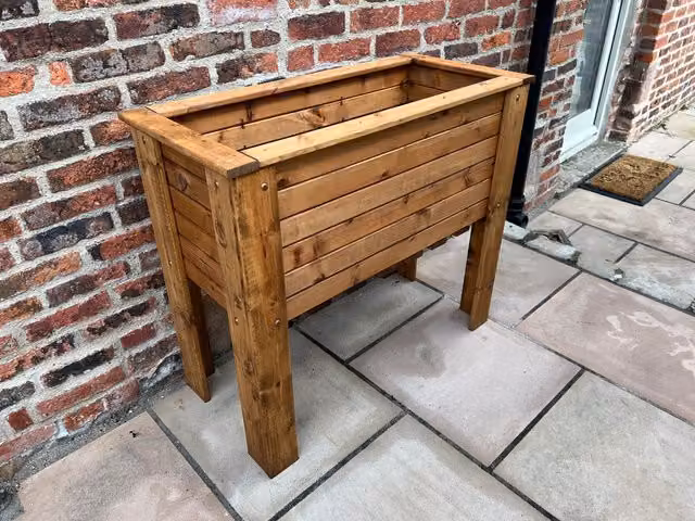 Charles Taylor Trading Somerford Large Deep Root Planter in Brown