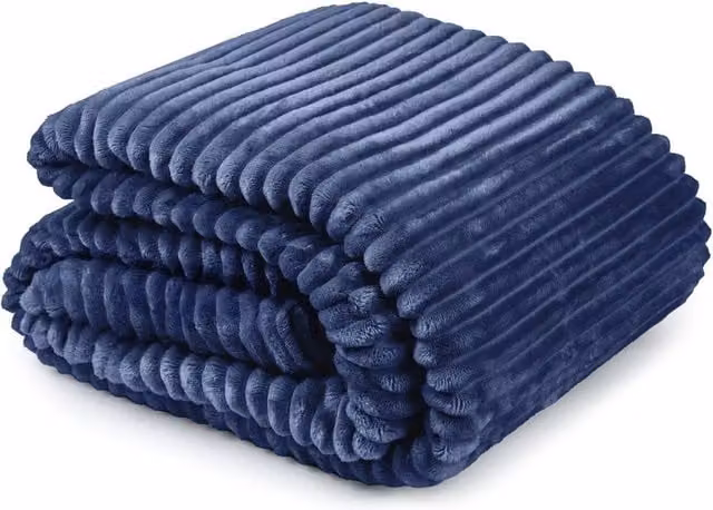 New Edge Blinds Dahlia Fleece Throw in Blue, W: 140 cm, L: 180 cm – 1