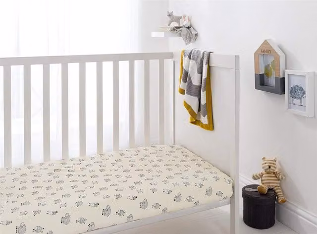Smart Living GOTS Certified Organic Cotton Sheep Nursery Crib Fitted Sheet, White/Multicolour