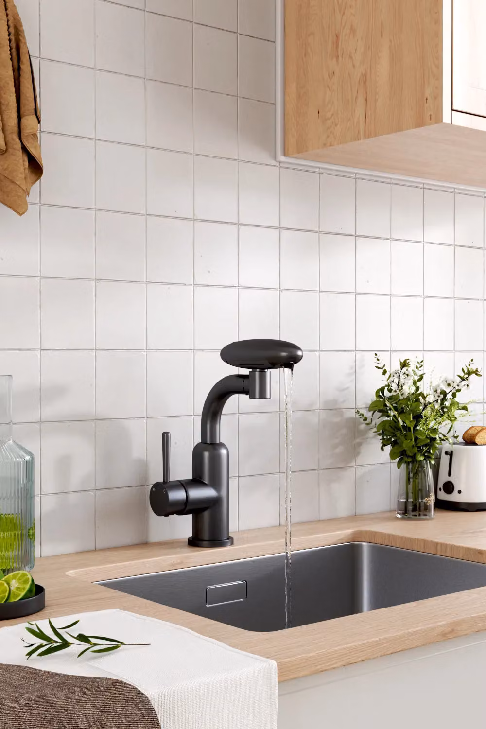 H&O Direct Matt Black Stainless Steel Retractable Kitchen Faucet with Pull-out Swivel Spout and Spray Function – 2