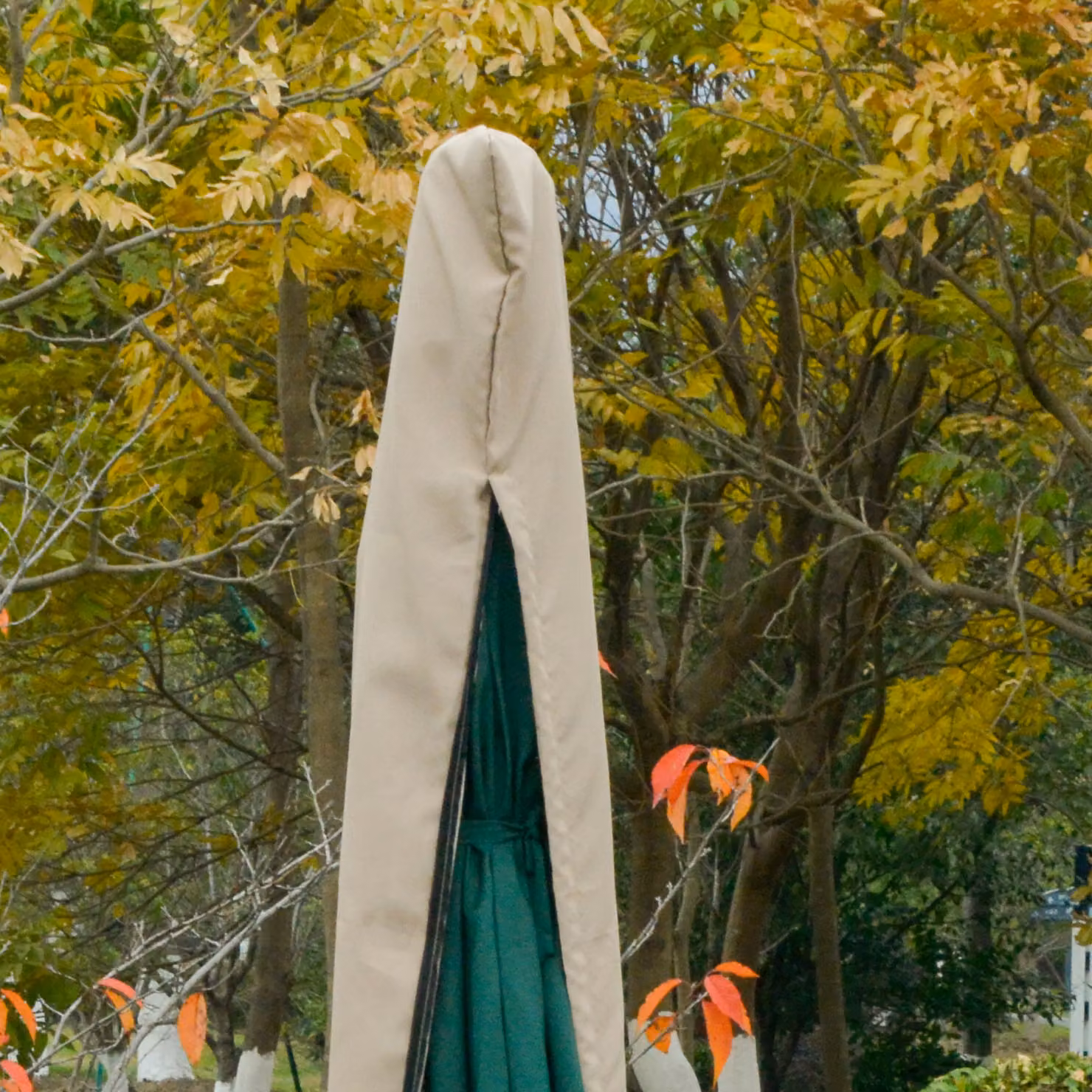 Outsunny Beige Weatherproof Cantilever Umbrella Cover with Rod and Zipper, W/D/H: 160 x 60 x 160 cm – 4