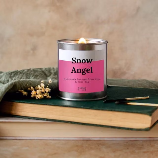 JAAM Snow Angel Wood Wick Tabletop Candle in Silver with Fruity and Gourmand Scents